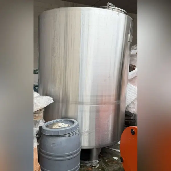 ungebrauchter 2500 Liter kühlbarer Lagertank aus V2A