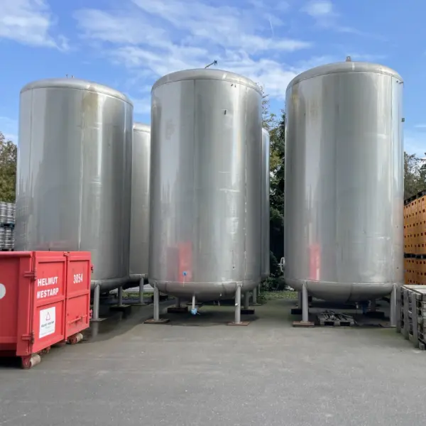 44070 liter upright pressure-resistant storage tank made of stainless steel 304