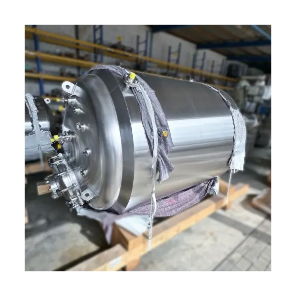 Unused 4000 liter heat-/ coolable pressure tank, Aisi 316