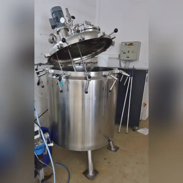 634 Liter heiz-/kühlbarer Druckbehälter aus V4A mit Propellerrührwerk & externem Temperiergerät (Regloplas 90 XL)