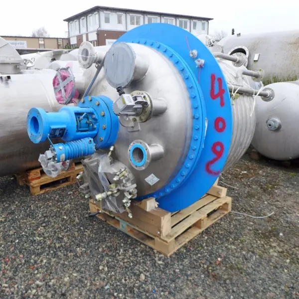 Reattore riscaldabile/raffreddabile da 2420 litri in acciaio inox 316 con agitatore a barra