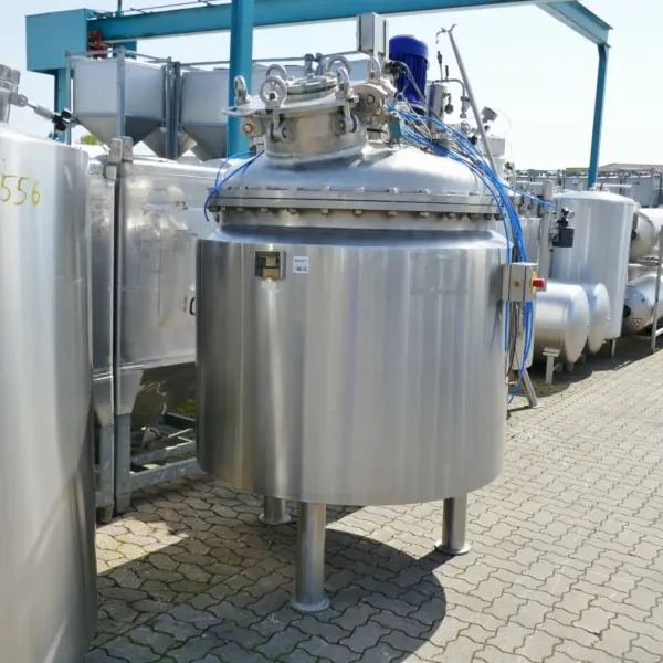 1100 Liter heiz-/kühlbarer Druckbehälter aus V4A mit Propellerrührwerk