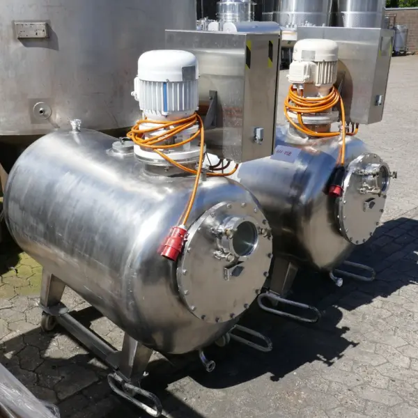 500 Liter fahrbarer Behälter aus V2A mit Propellerrührwerk