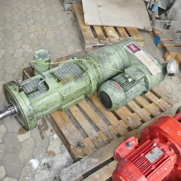 10000 liter heat-/coolable tank with Ekato blade stirrer, Aisi 304