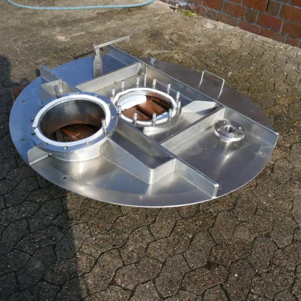 Brand new tank lid, Aisi 316 with hinged segment and 2 agitator flanges
