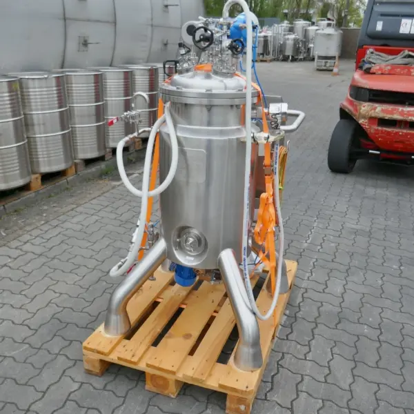 Ungebrauchter 80 Liter mobiler heiz-/kühlbarer Pharma Prozessbehälter aus V4A mit Magnetrührwerk