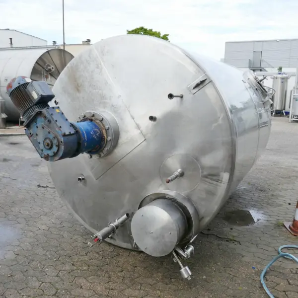 10000 Liter isolierter Rührwerkstank aus V2A mit Balkenrührwerk