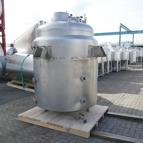 2950 liter heatable/coolable pressure vessel made of stainless steel 316 with dissolver agitator
