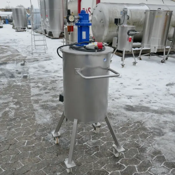 60 liter electrically heated agitator tank made of stainless steel 304 with pneumatic propeller agitator
