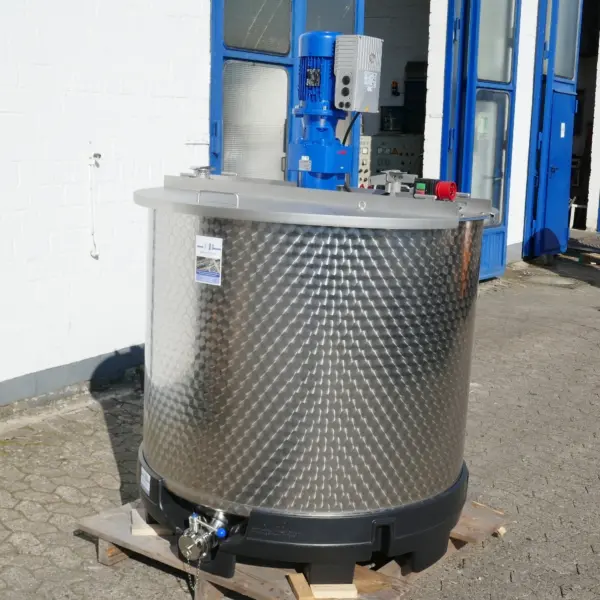 Nuovissimo serbatoio agitatore da 1150 litri con agitatore ad ancora (tipo SDE) - 1,5 kW