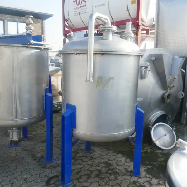 1000 Liter Behälter aus V2A mit Rührwerksflansch