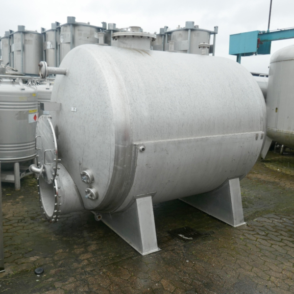 Depósito horizontal calentable/refrigerable de 7500 litros fabricado en acero inoxidable 316