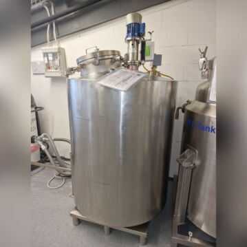 600&#x20;liter&#x20;insulated&#x20;stainless&#x20;steel&#x20;304&#x20;storage&#x20;tank&#x20;with&#x20;propeller&#x20;agitator