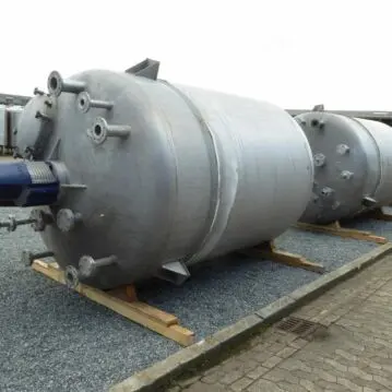 8000&#x20;Liter&#x20;Beh&#xE4;lter&#x20;aus&#x20;V2A