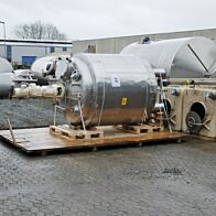 3230 Liter heiz-/kühlbarer Rührwerksbehälter aus V4A mit Balkenrührwerk