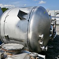 6000 Liter Rührwerksbehälter aus V4A mit Balkenrührwerk