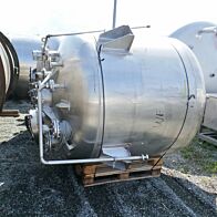 5250 Liter Rührwerksbehälter aus V4A mit Propellerrührwerk