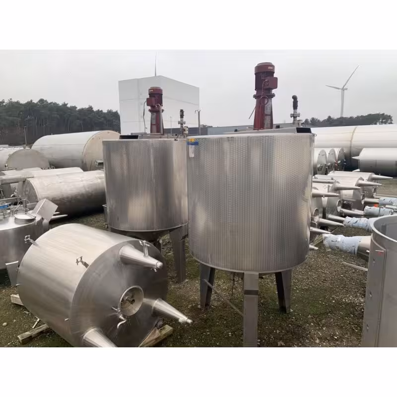 6000 Liter Rührwerksbehälter aus V2A mit Propellerrührwerk