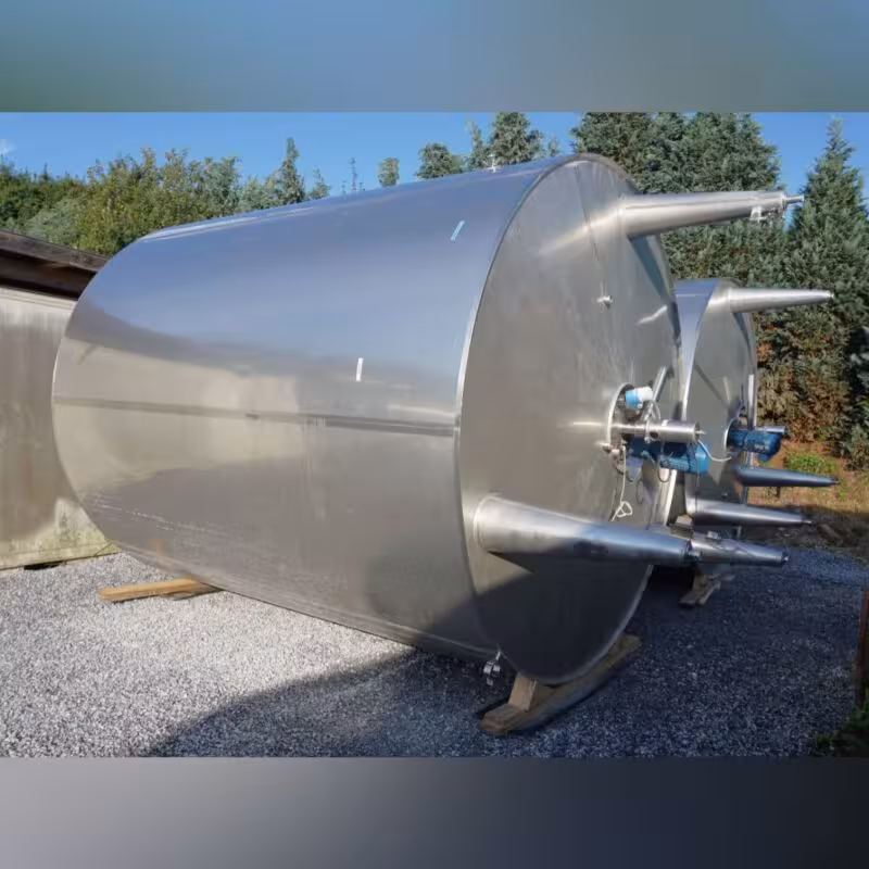 21940 Liter heiz-/ kühlbarer Behälter aus V4A mit Propellerrührwerk