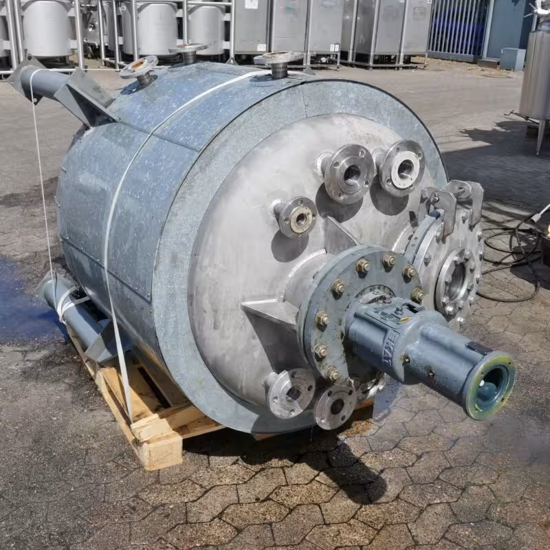 630 Liter heiz-/kühlbarer Druckbehälter aus V4A mit Isolierung und Propellerrührwerk