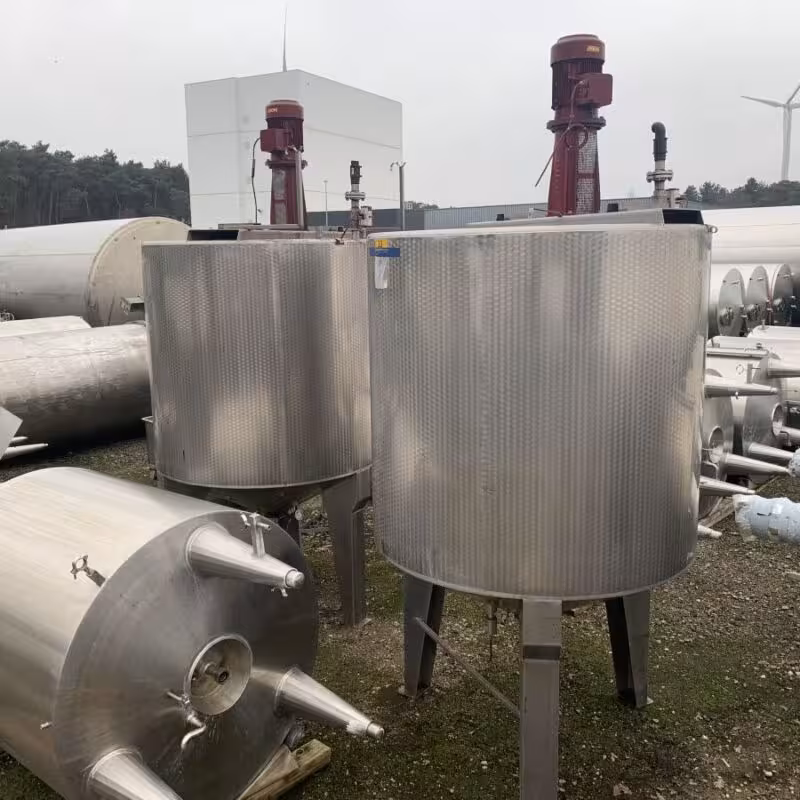 Serbatoio agitatore da 6000 litri in acciaio inox 304 con agitatore ad elica