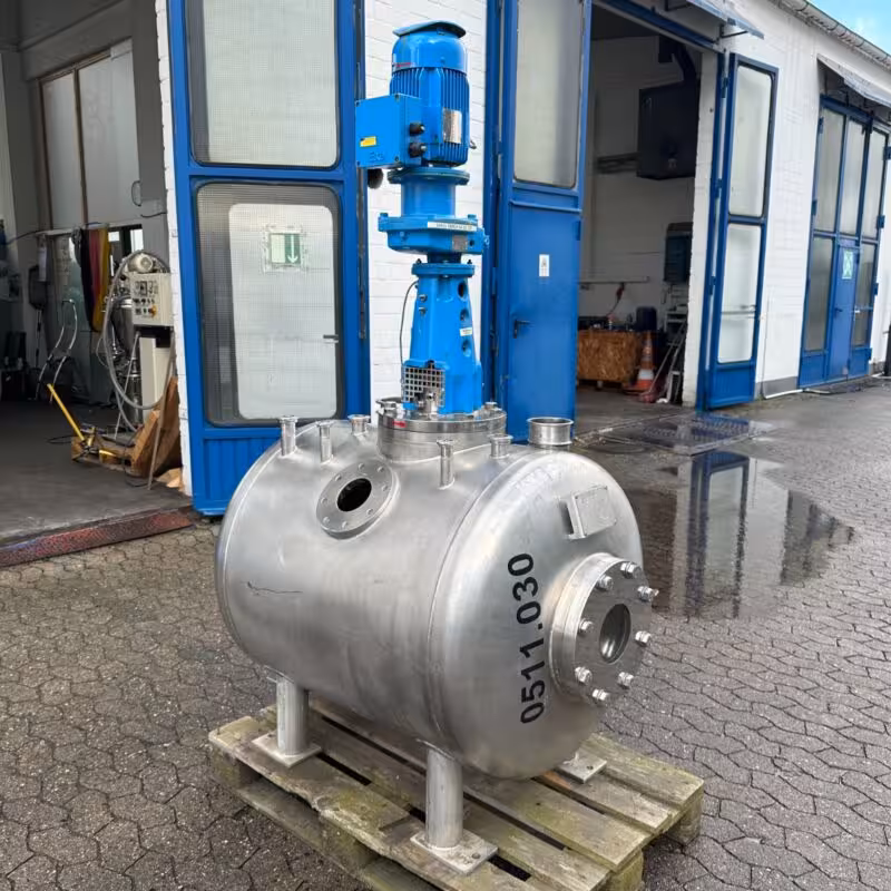 400 Liter Druckbehälter aus V4A mit Schrägblattrührer