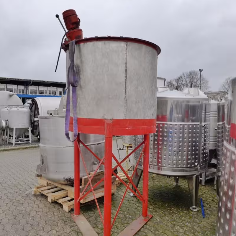 1200 Liter Rührwerksbehälter aus V4A mit Propellerrührwerk