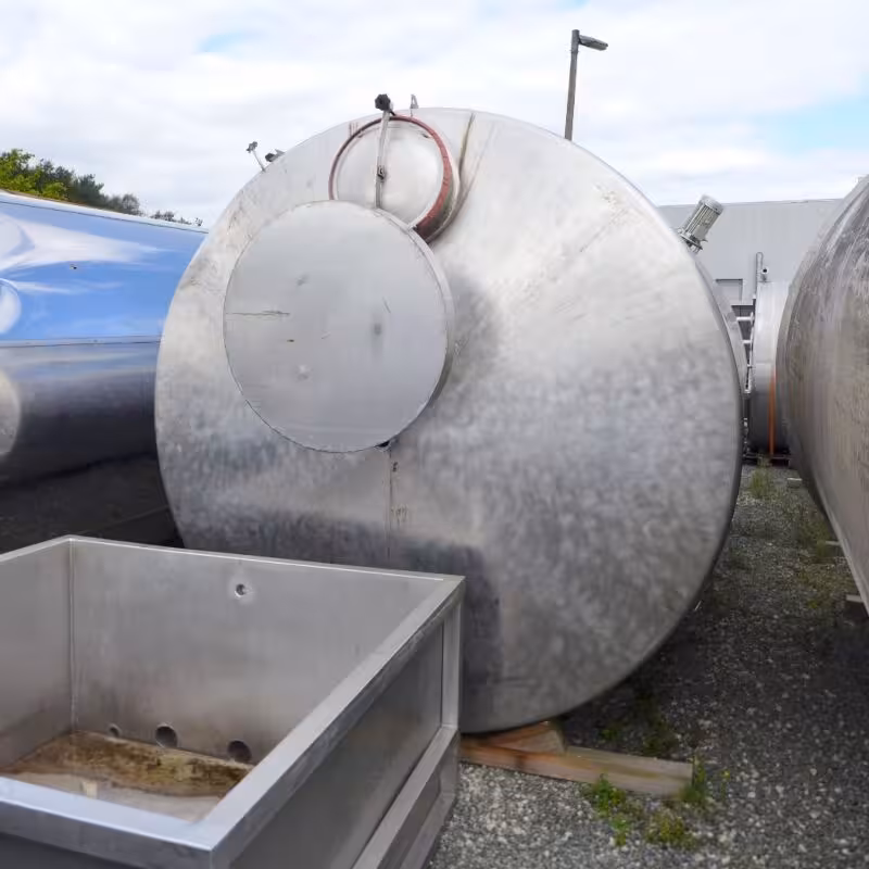 22000 Liter Rührwerksbehälter aus V2A mit seitlichem Propellermischer