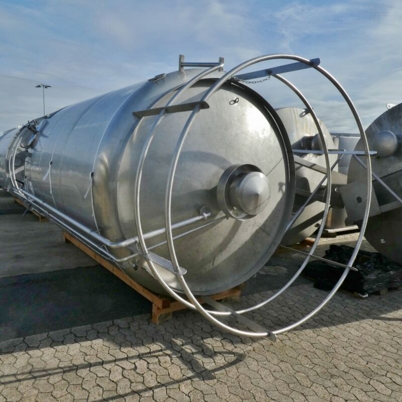 Serbatoio di accumulo da 20000 litri in acciaio inox 304 (peso specifico fino a 1,37 KG/L)