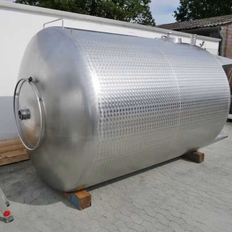 Serbatoio di accumulo da 9000 litri in acciaio inox 304