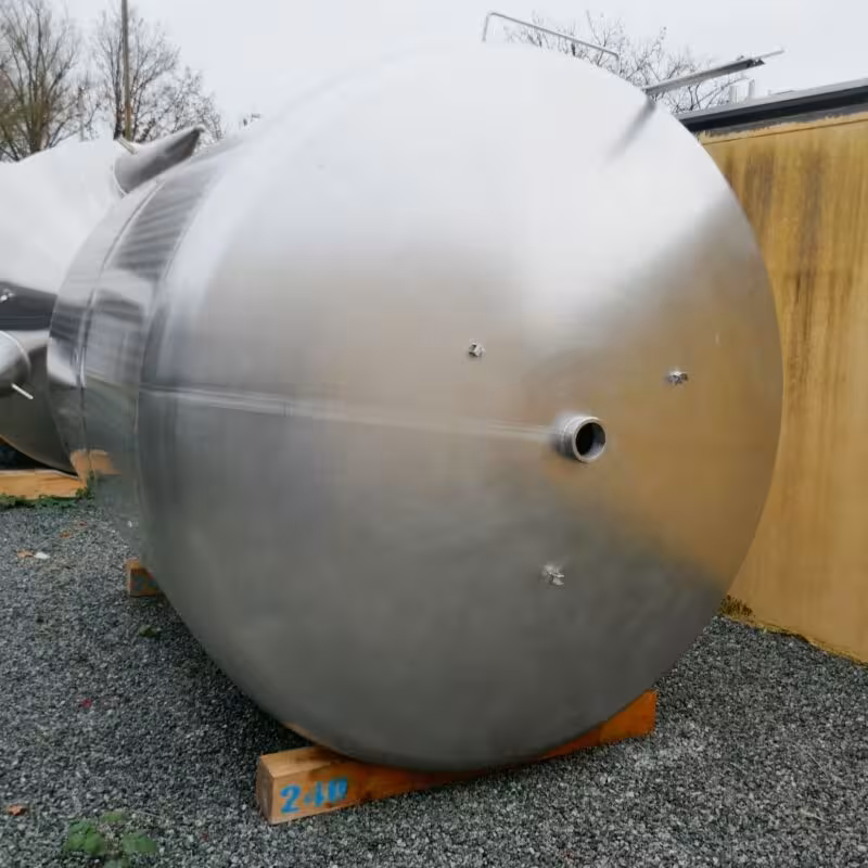 Serbatoio di accumulo da 12000 litri in acciaio inox 304
