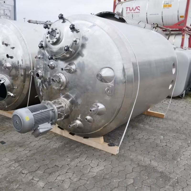 6007 Liter heiz-/kühlbarer Pharmazie Rührwerksbehälter aus V4A mit Isolierung und Propellerrührwerk