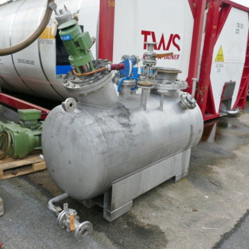 Cuves&#x20;sous&#x20;pression&#x20;de&#x20;1183&#x20;litres&#x20;en&#x20;acier&#x20;inox&#x20;316&#x20;avec&#x20;agitateur&#x20;&#xE0;&#x20;h&#xE9;lice,DE,FR