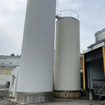 Tanque&#x20;de&#x20;almacenamiento&#x20;aislado&#x20;de&#x20;100000&#x20;litros&#x20;fabricado&#x20;en&#x20;acero&#x20;inoxidable&#x20;304&#x20;con&#x20;agitador