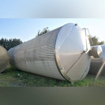 125000 litri di serbatoio di stoccaggio isolato in acciaio inox 304 con agitatore a elica laterale
