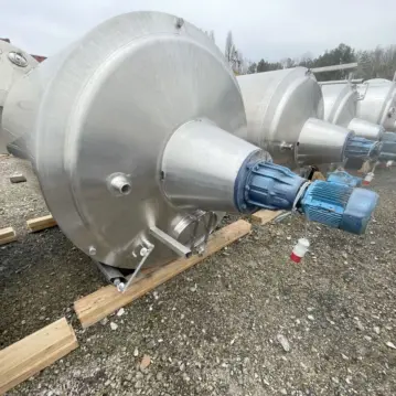 3000&#x20;Liter&#x20;heiz-&#x2F;k&#xFC;hlbarer&#x20;Mischbeh&#xE4;lter&#x20;aus&#x20;V2A