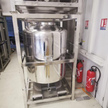 700 Liter Druckbehälter aus V4A