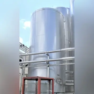 60000&#x20;liter&#x20;isolated&#x20;agitatortank,&#x20;Aisi&#x20;304&#x20;with&#x20;Blade&#x20;stirrer