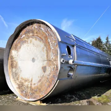 113000&#x20;liter&#x20;insulated&#x20;double-chamber&#x20;stainless&#x20;steel&#x20;304&#x20;storage&#x20;tank&#x20;&#x28;81000&#x20;&amp;&#x20;32000&#x20;liters&#x29;&#x20;with&#x20;2&#x20;propeller&#x20;agitators&#x20;&#x28;lateral&#x29;