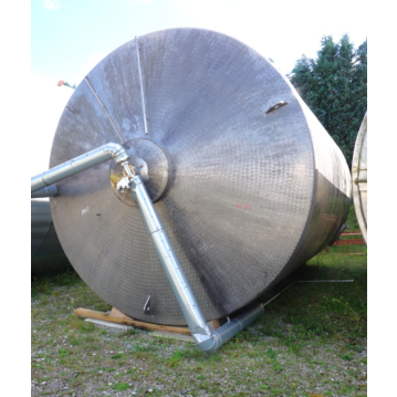 50000&#x20;Liter&#x20;isolierter&#x20;Lagertank&#x20;aus&#x20;V2A&#x20;mit&#x20;seitlichem&#x20;Propellerr&#xFC;hrwerk