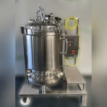 500&#x20;Liter&#x20;heiz-&#x2F;k&#xFC;hlbarer&#x20;Druckbeh&#xE4;lter&#x20;aus&#x20;V4A&#x20;mit&#x20;Magnetr&#xFC;hrwerk