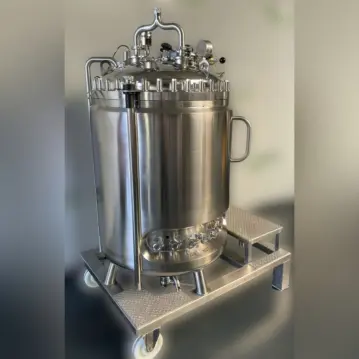 1015&#x20;Liter&#x20;mobiler&#x20;Pharmazie&#x20;Druckbeh&#xE4;lter&#x20;aus&#x20;V2A&#x20;mit&#x20;Magnetr&#xFC;hrwerk