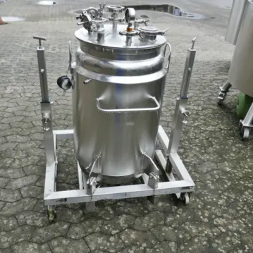 Recipiente&#x20;a&#x20;pressione&#x20;riscaldabile&#x2F;raffreddabile&#x20;da&#x20;120&#x20;litri&#x20;in&#x20;acciaio&#x20;inox&#x20;316