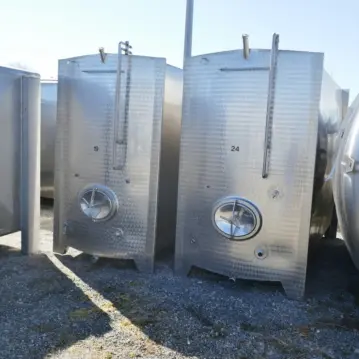 8300&#x20;liter&#x20;coolable&#x20;cubic&#x20;storage&#x20;tank,&#x20;Aisi&#x20;304&#x20;with&#x20;2&#x20;internal&#x20;cooling&#x20;plates