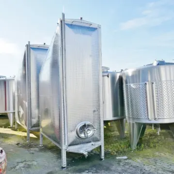 6100&#x20;Liter&#x20;Rechteckbeh&#xE4;lter&#x20;aus&#x20;V2A