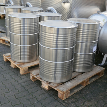200&#x20;Liter&#x20;Spundfass&#x20;aus&#x20;V4A&#x20;mit&#x20;Spannring&#x20;und&#x20;Deckel