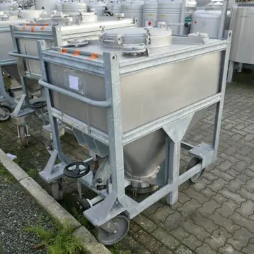 630&#x20;Liter&#x20;fahrbarer&#x20;Konuscontainer&#x20;aus&#x20;V4A&#x20;mit&#x20;Halar&#x20;Innenbeschichtung