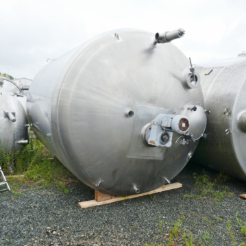 17620&#x20;Liter&#x20;isolierter&#x20;R&#xFC;hrwerksbeh&#xE4;lter&#x20;aus&#x20;V2A&#x20;mit&#x20;Balkenr&#xFC;hrwerk