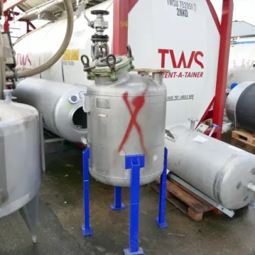 Serbatoio&#x20;a&#x20;pressione&#x20;da&#x20;270&#x20;litri&#x20;in&#x20;acciaio&#x20;inox&#x20;316