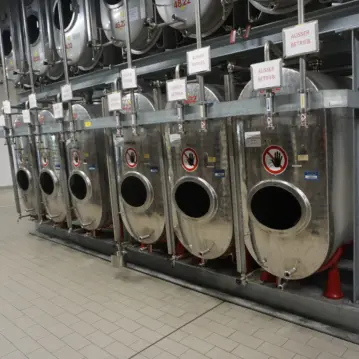 1100&#x20;Liter&#x20;Beh&#xE4;lter&#x20;aus&#x20;V2A